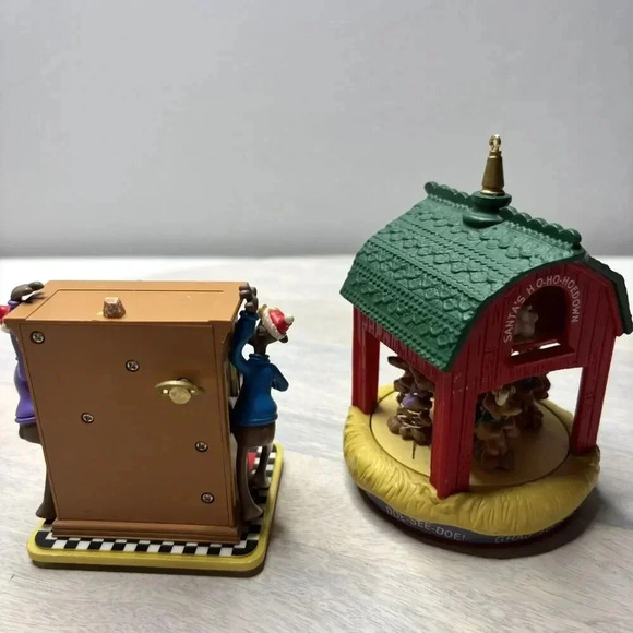 2004 Hallmark Keepsake Kris and the Kringles music box ornament - Picture 2 of 3